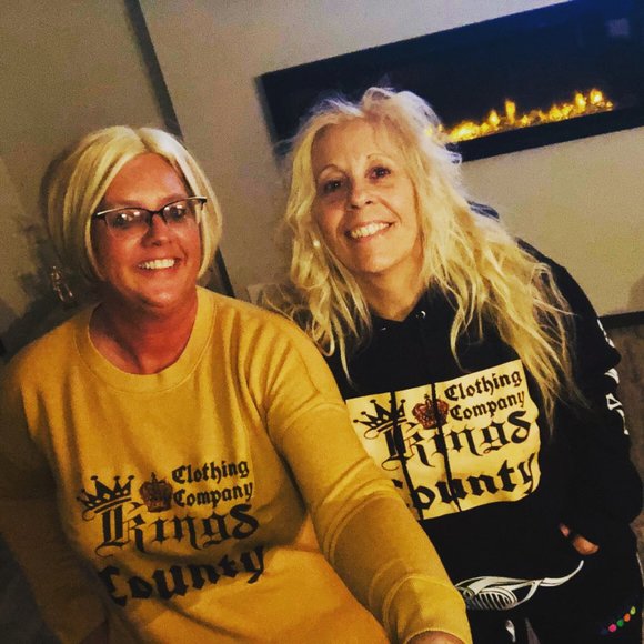 🌹 Meet your Posher, Lisa Marie - Picture 8 of 16